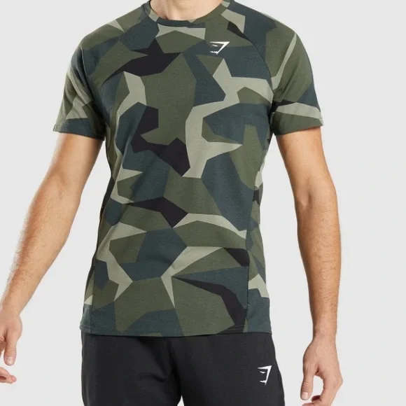 Gymshark CRITICAL T-SHIRT
Slim Fit - Picture 1 of 11